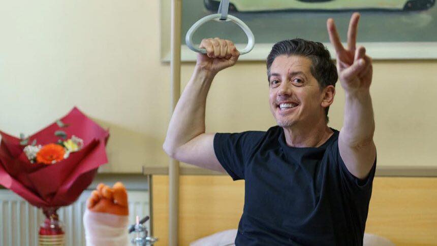 Osman Azemi publikon foto nga spitali, gjendja e tij shëndetësore s’është e mirë