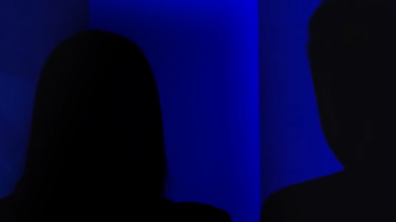 Sherr i ashpër mes moderatoreve të njohura, situata degradon në përplasje fizike