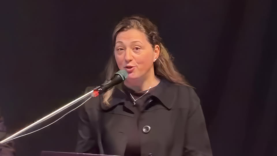 Një premtim i fortë: Fjalimi emocionues i motrës për Shpatin