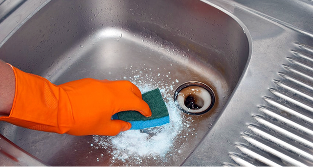 Me këto dy produkte do të zhbllokoni menjëherë lavamanin