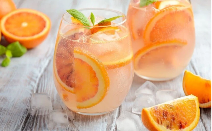 Përfitimet e ujit me portokall në mëngjes